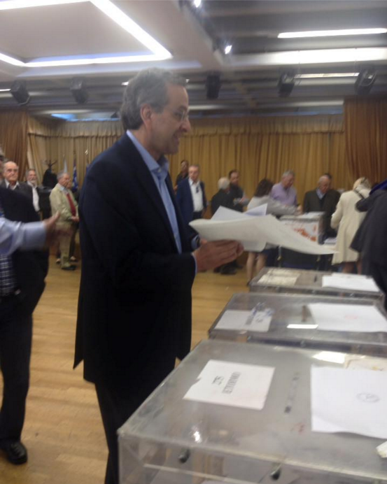 Στην κάλπη ο Αντώνης Σαμαράς – ΦΩΤΟ