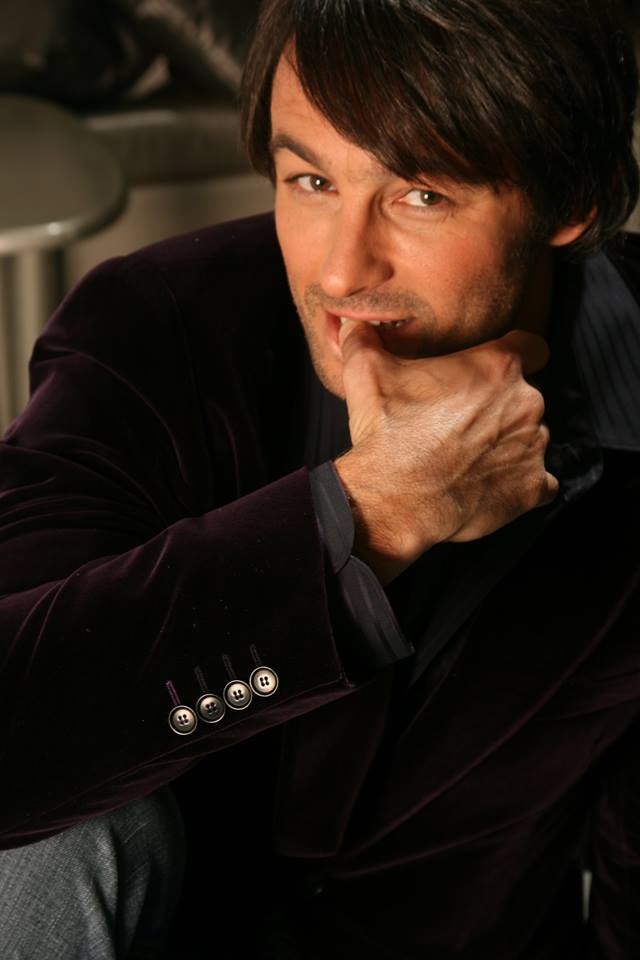 Ο Άγης Εμμανουήλ στο… άρμα του Μαρμαρινού!