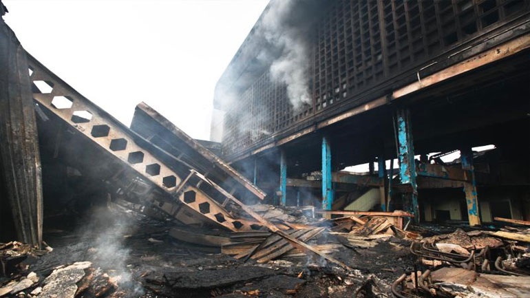 Κατέρρευσε εξαώροφο κτίριο στο Ναϊρόμπι – Τρεις νεκροί, δεκάδες οι εγκλωβισμένοι