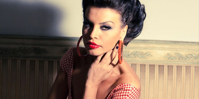 Η Νίνα Λοτσάρη με μάσκα ομορφιάς χωρίς ίχνος μακιγιάζ – ΦΩΤΟ