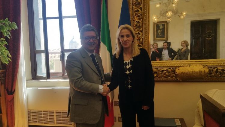 Δούρου: Ζητούμενο η κοινή ευρωπαϊκή πολιτική για το προσφυγικό