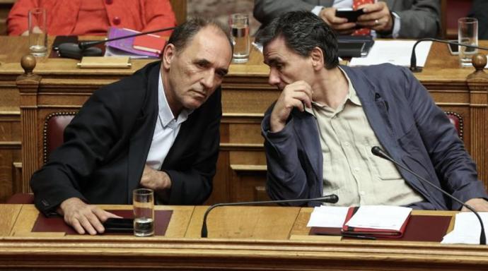 Μίνι σύσκεψη στο Μαξίμου με Τσακαλώτο και Σταθάκη