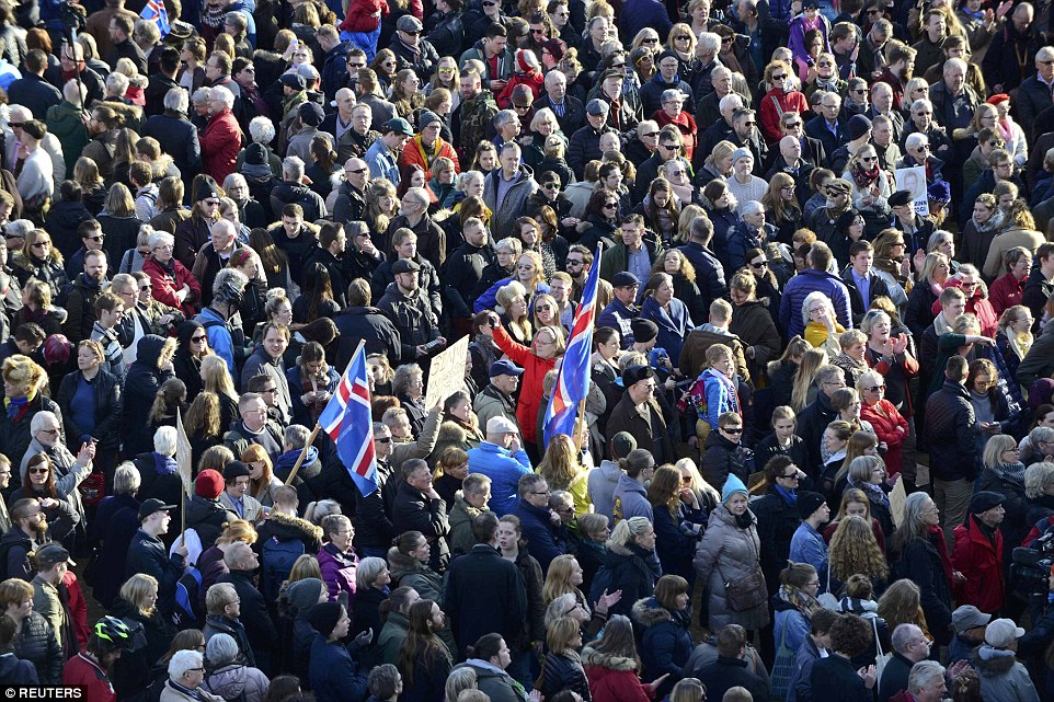 Συγκέντρωση διαμαρτυρίας κατά του πρωθυπουργού στην Ισλανδία – ΦΩΤΟ