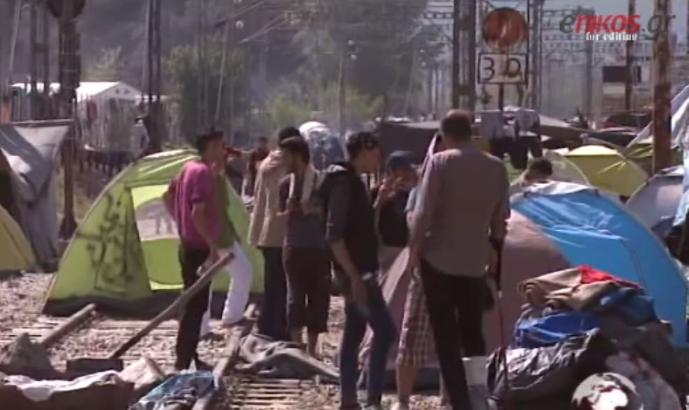 Πρόσφυγες έκλεισαν ξανά τον σιδηρόδρομο στην Ειδομένη – ΒΙΝΤΕΟ