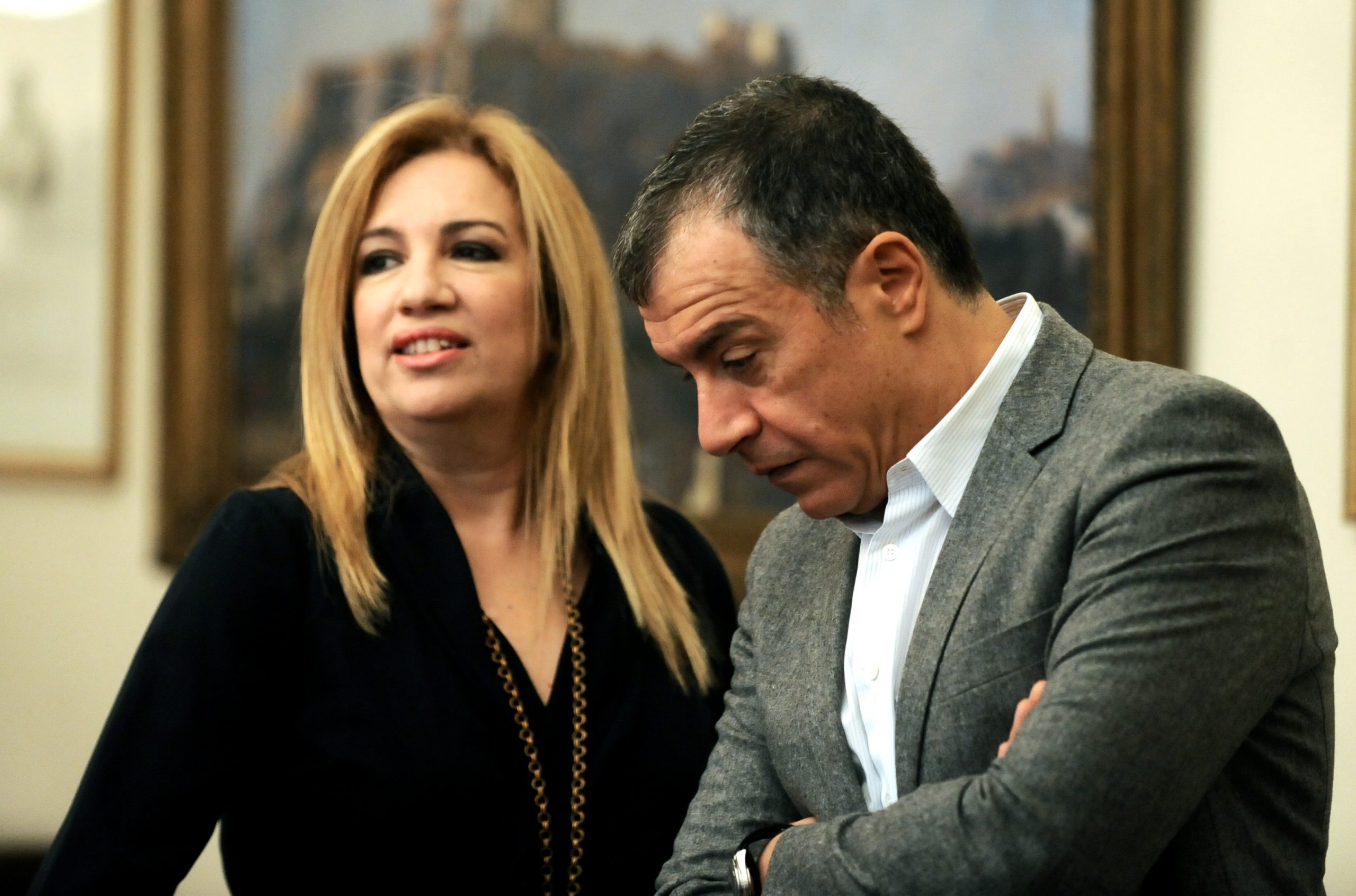 Στο “φλερτ” του Κυριάκου Μητσοτάκη απαντούν Γεννηματά και Θεοδωράκης