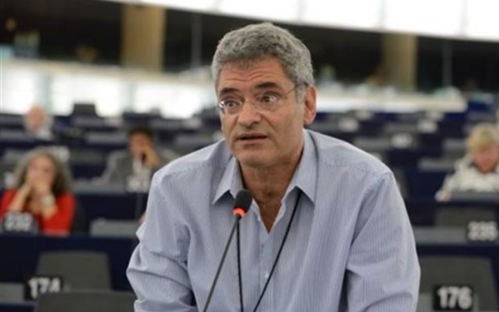 Ο Μίλτος Κύρκος στην Κομισιόν για τη διαγραφή των δημοσιογράφων από την ΕΣΗΕΑ