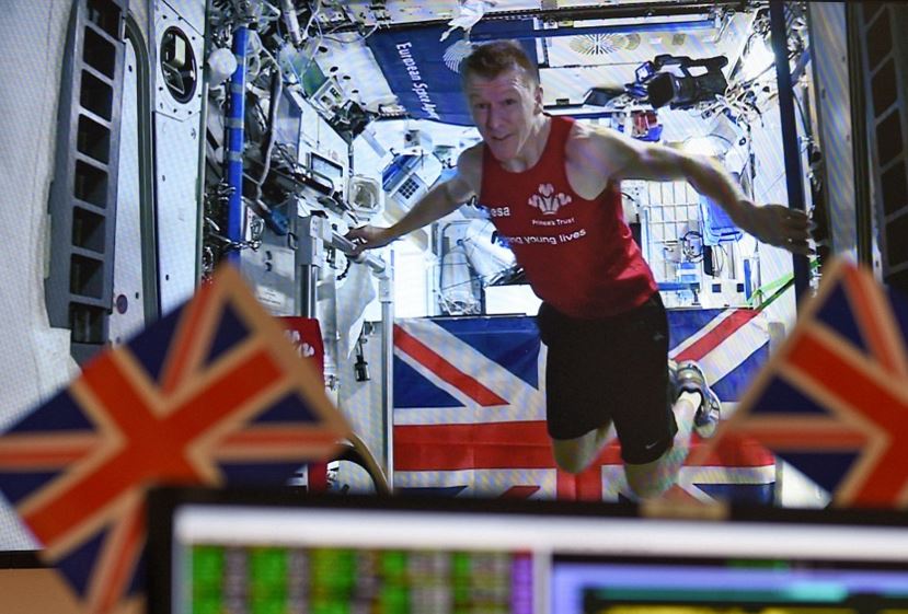 Έτρεξε στον Μαραθώνιο του Λονδίνου από το διάστημα – ΒΙΝΤΕΟ