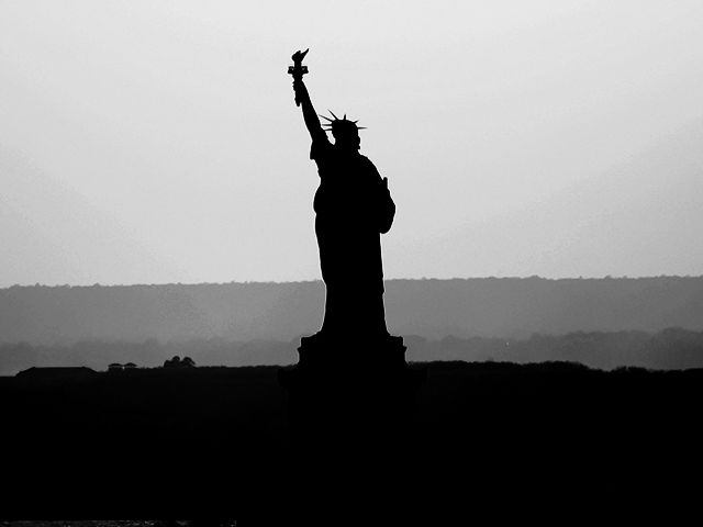 Τεστ – Mπορείς να ονομάσεις αυτά τα 30 διάσημα μνημεία κοιτώντας τις φιγούρες τους;