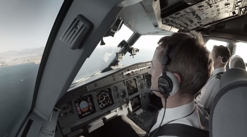 Εικόνες από το κόκπιτ ενός Airbus A320 – ΒΙΝΤΕΟ