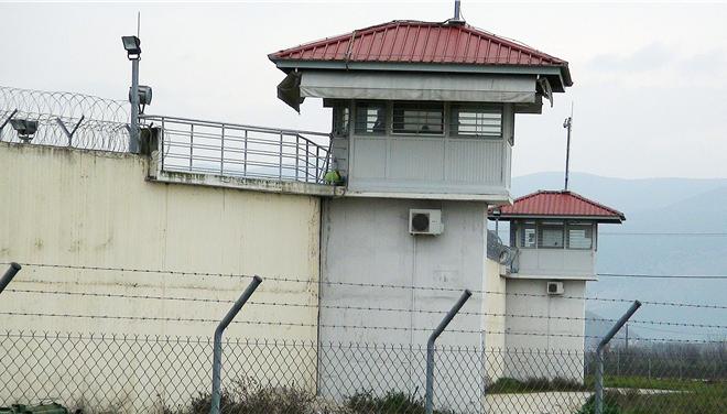Συναγερμός στα Τρίκαλα – Βρέθηκε χειροβομβίδα εξωτερικά των φυλακών