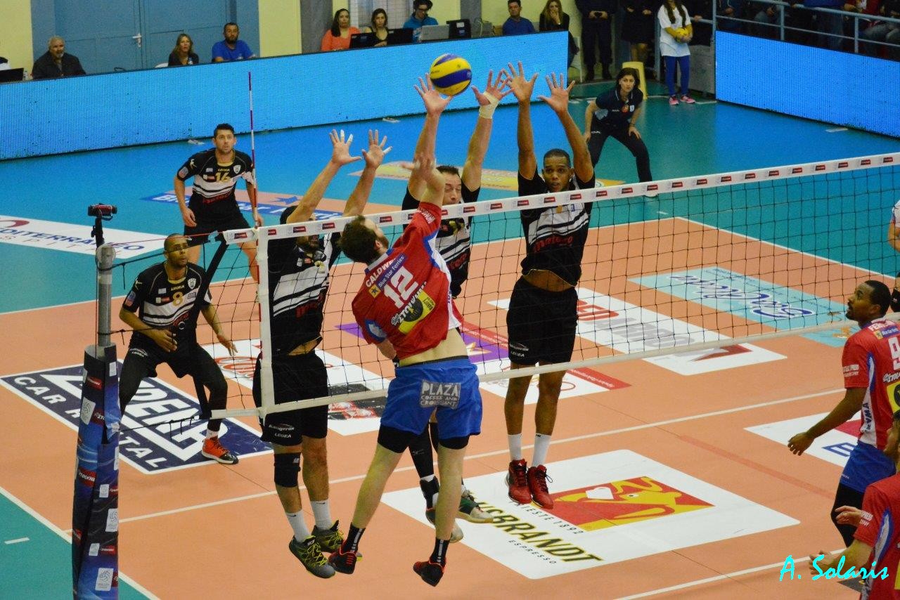 Παράταση αγωνίας για τον πρωταθλητή στο βόλεϊ