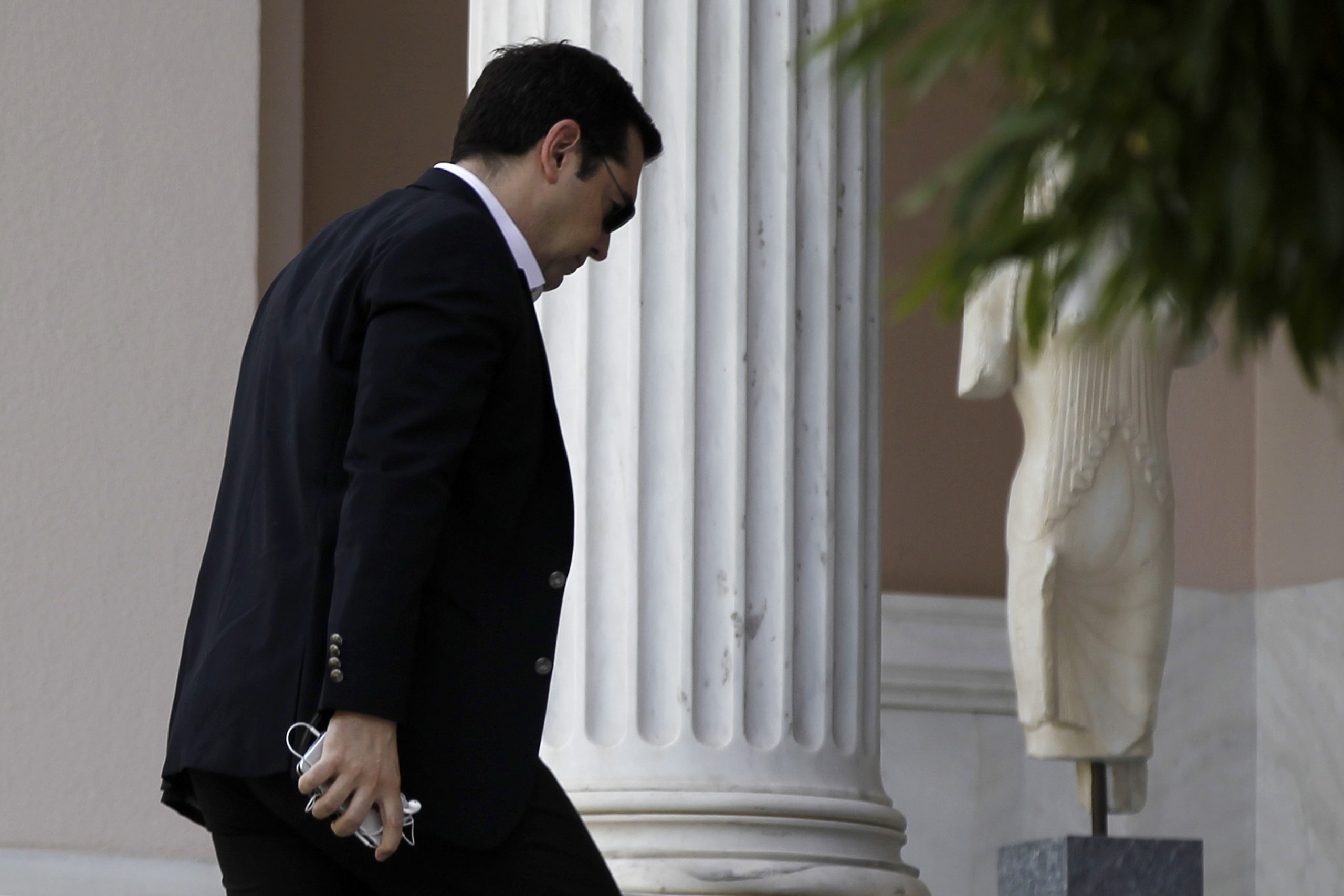 Σύσκεψη στο Μαξίμου για το προσφυγικό – ΦΩΤΟ