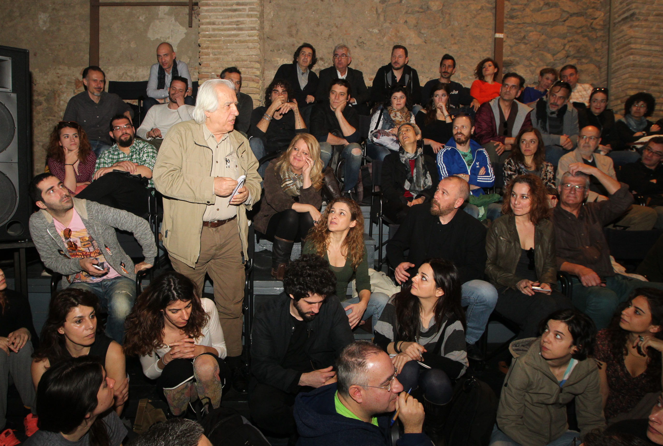 Οργισμένοι οι Έλληνες καλλιτέχνες με τον Γιαν Φαμπρ – ΦΩΤΟ