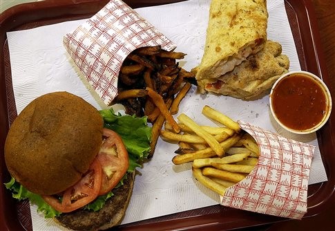 Το αίμα όσων τρώνε πρόχειρο φαγητό περιέχει επικίνδυνα χημικά