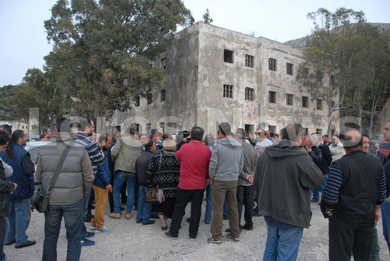Κάτοικοι της Λέρου αντέδρασαν για τη μεταφορά μεταναστών από τη Χίο – ΦΩΤΟ