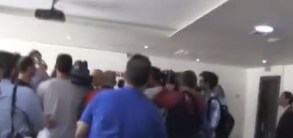 ΒΙΝΤΕΟ από την ένταση στη συνέντευξη Τύπου της διοίκησης της Ηλεκτρονικής