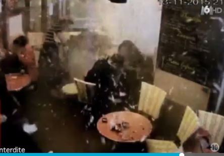 Σοκ – Η στιγμή που ο Αμπντεσλάμ πυροδοτεί τα εκρηκτικά σε καφετέρια του Παρισιού – ΒΙΝΤΕΟ