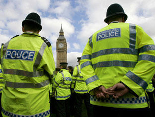 Βρετανία: Ελεύθερος με εγγύηση ένας από τους πέντε υπόπτους για τρομοκρατία