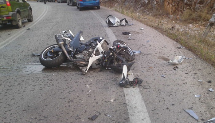 Αγωνία για τον 19χρονο μοτοσικλετιστή στον Άγιο Νικόλαο