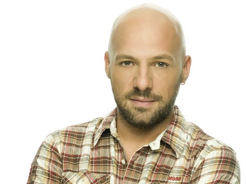 Μουτσινάς: Χαστούκισαν τη μητέρα μου τρεις φορές μέσα στο φέρετρο – ΒΙΝΤΕΟ