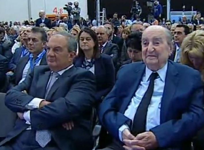 Ο διάλογος του Καραμανλή με τον Κωνσταντίνο Μητσοτάκη