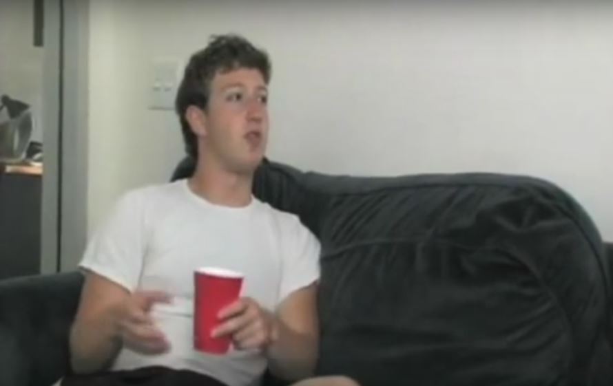 Τι έλεγε το 2005 ο… ξυπόλητος Ζούκερμπεργκ για το Facebook – ΒΙΝΤΕΟ