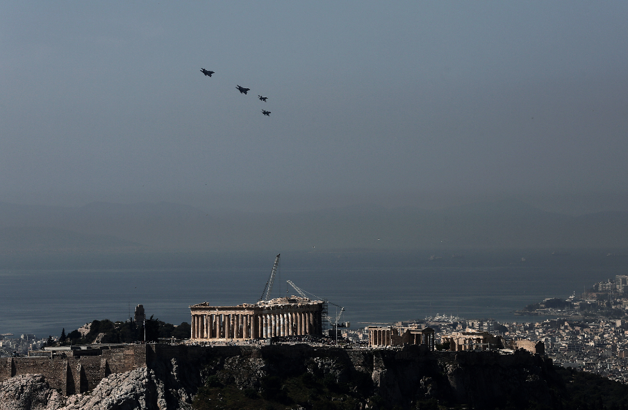 Αυτά είναι τα μαχητικά που πέταξαν πάνω από την Ακρόπολη – ΦΩΤΟ