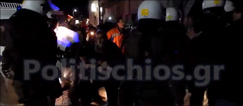 Οδομαχίες ΜΑΤ με κατοίκους στη Χίο – ΒΙΝΤΕΟ