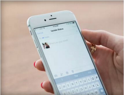 Λιγοστεύουν τα status updates στο Facebook