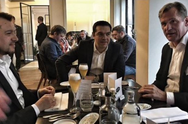 Νέες ΦΩΤΟ από το δείπνο του Τσίπρα με το «αφεντικό» της Bild