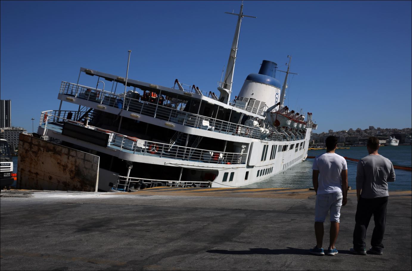 Το πλοίο “Παναγιά Τήνου” έγινε… αξιοθέατο – ΦΩΤΟ