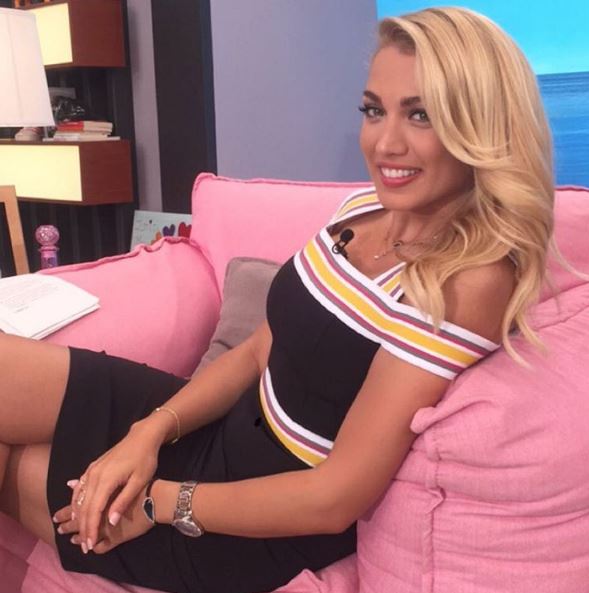 H Σπυροπούλου στην παραλία – ΦΩΤΟ