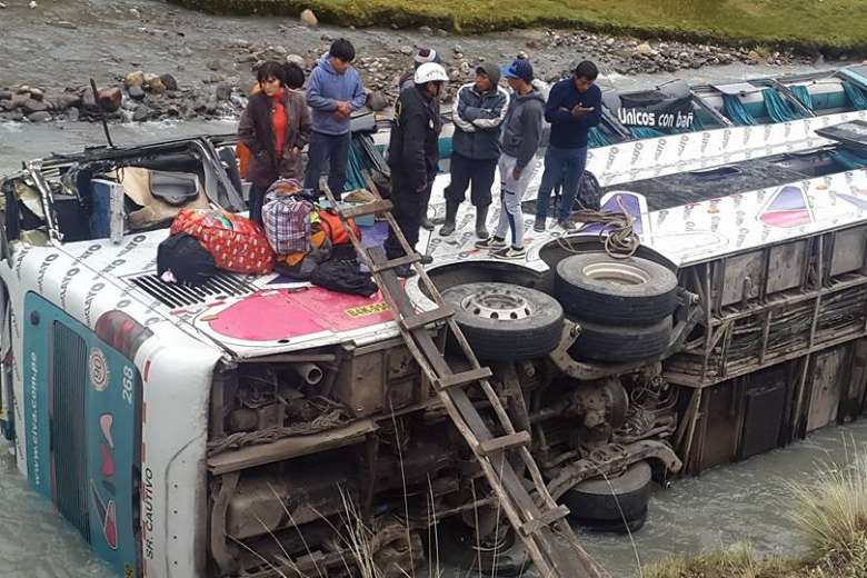Περού: Τουλάχιστον 23 νεκροί σε δυστύχημα λεωφορείου