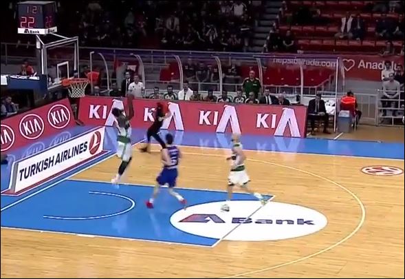 Το εντυπωσιακό κάρφωμα του Γκιστ – ΒΙΝΤΕΟ