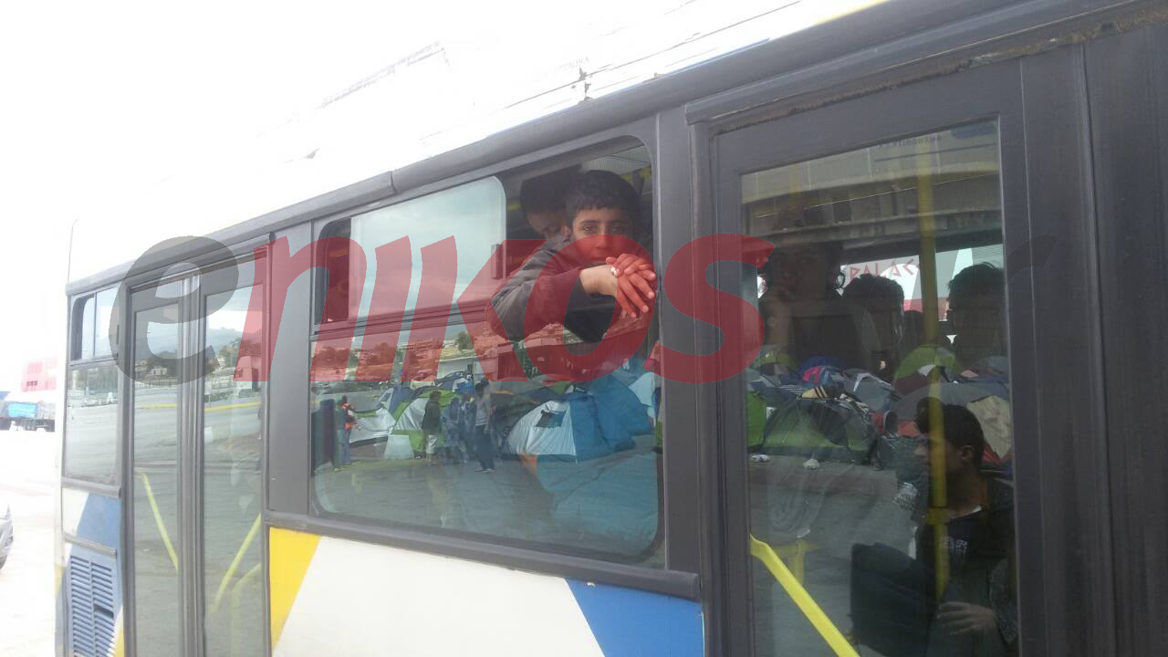 Περίπου 800 άτομα αναμένεται να μεταφερθούν από τον Πειραιά – ΒΙΝΤΕΟ