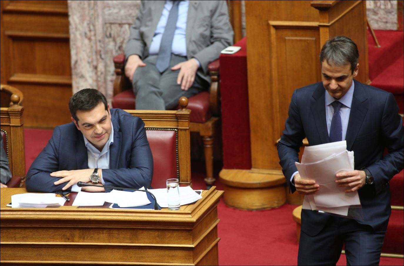 Ο “ηλεκτρισμός” ανάμεσα στον Τσίπρα και τον Μητσοτάκη – ΦΩΤΟ