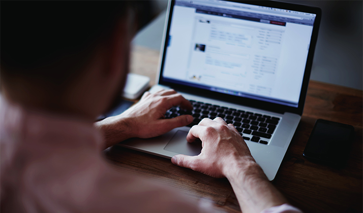 Το Facebook στην υπηρεσία των τυφλών