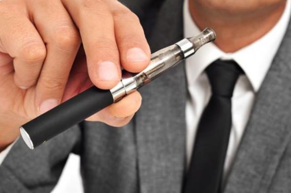 Τι κρύβεται πίσω από το νομοσχέδιο του Υπουργείου Υγείας για το ηλεκτρονικό τσιγάρο