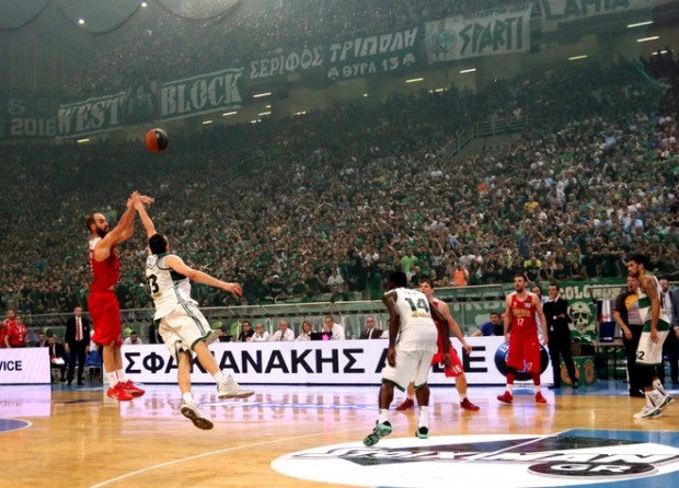 Το τρίποντο του Σπανούλη που χάρισε το πρωτάθλημα στον Ολυμπιακό