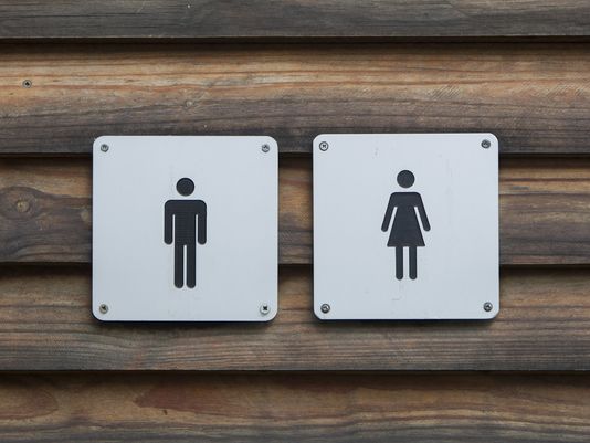 Η «μάχη των τουαλετών» μαίνεται στις ΗΠΑ