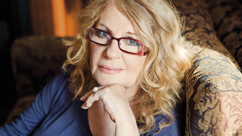 Bomb: Η Παναγιωτοπούλου ανεβάζει τελικά το «Glorious»