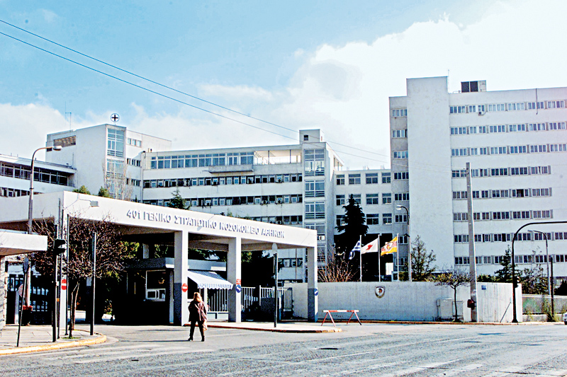 Στο 401 αστυνομικός της Τροχαίας που τραυματίστηκε από σφαίρα στο κεφάλι