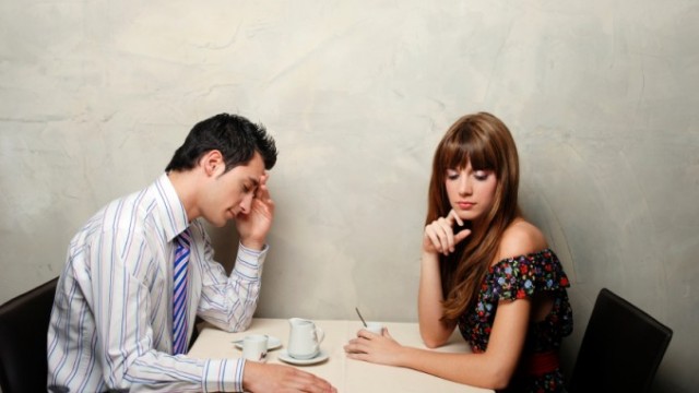 Συναισθηματικός εκβιασμός: Τι είναι και πώς πρέπει να αντιδράμε