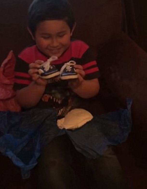 Η αυθόρμητη αντίδραση του 6χρονου που έμαθε ότι θα αποκτήσει αδελφάκι – ΒΙΝΤΕΟ