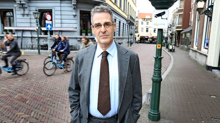 Ο Μαζάουερ στους FT: Η ελληνική κρίση δεν μπορεί να λυθεί χωρίς την ελάφρυνση του χρέους