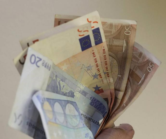 ΙΚΑ: Μεικτός μισθός 410,60 ευρώ για 528.000 εργαζόμενους