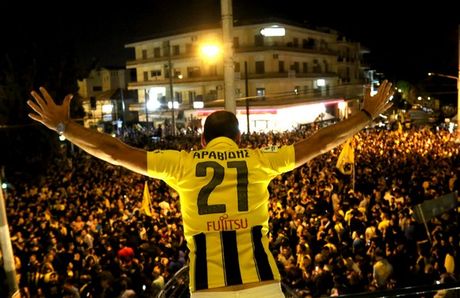 Πανηγύρισε με σπασμένα δόντια ο Αραβίδης – ΒΙΝΤΕΟ – ΦΩΤΟ