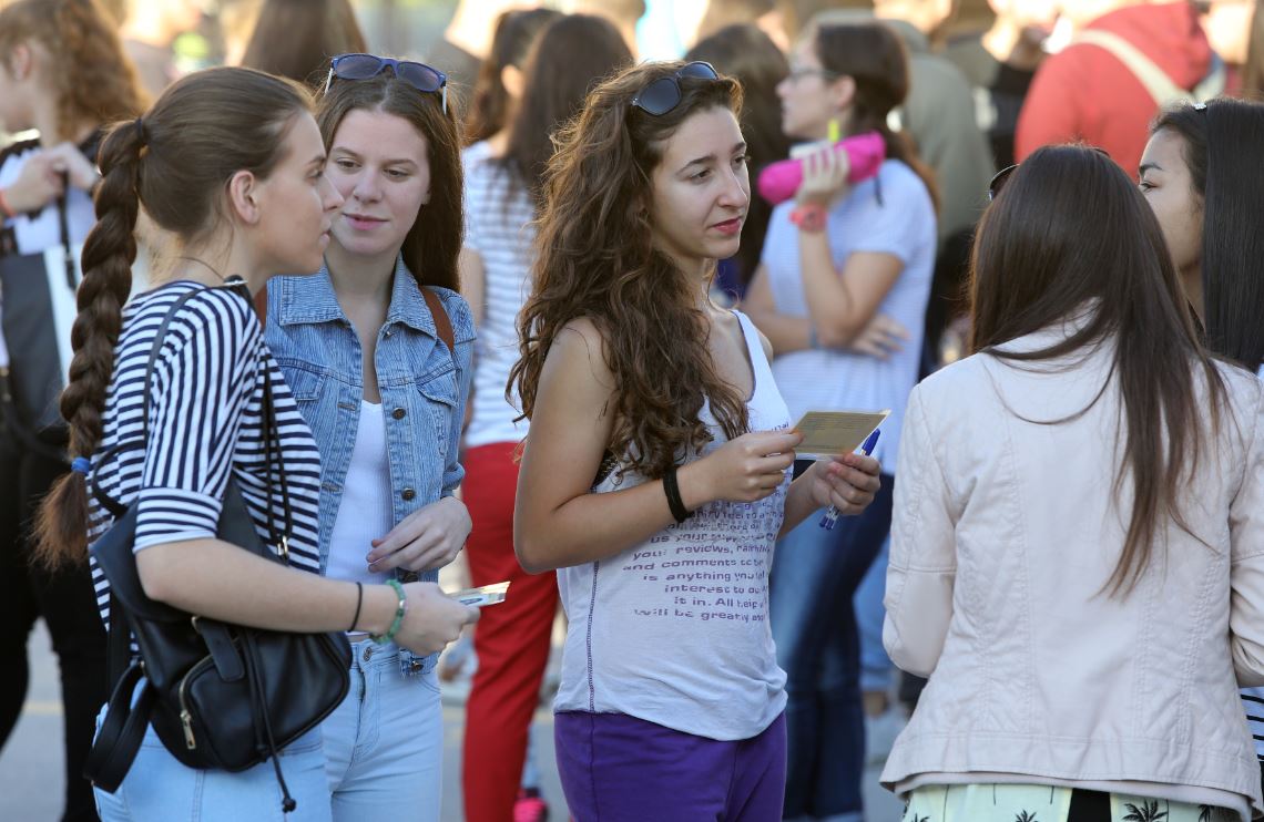 Καρέ καρέ η πρεμιέρα των Πανελλαδικών εξετάσεων – ΦΩΤΟ