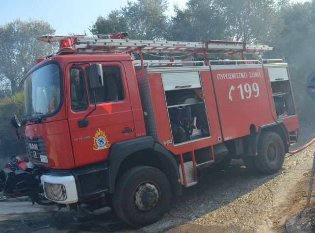 18 πυρκαγιές στη Χίο από τα βεγγαλικά