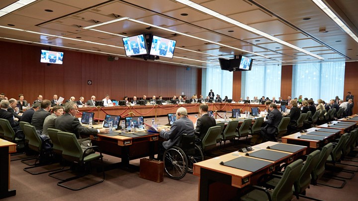Το παρασκήνιο στο Eurogroup με το συμβιβασμό ανάμεσα στο ΔΝΤ και τους Ευρωπαίους